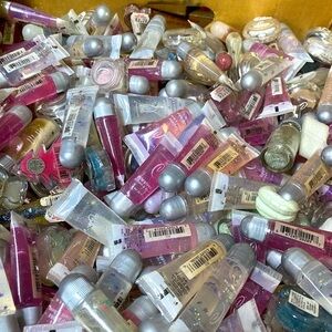 Caboodles Glitter Lip Gloss LOT OF 5 Assorted Flavors Style New Sealed